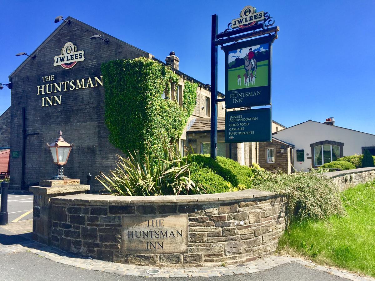 The Huntsman Inn โฮล์มเฟิร์ธ ภายนอก รูปภาพ